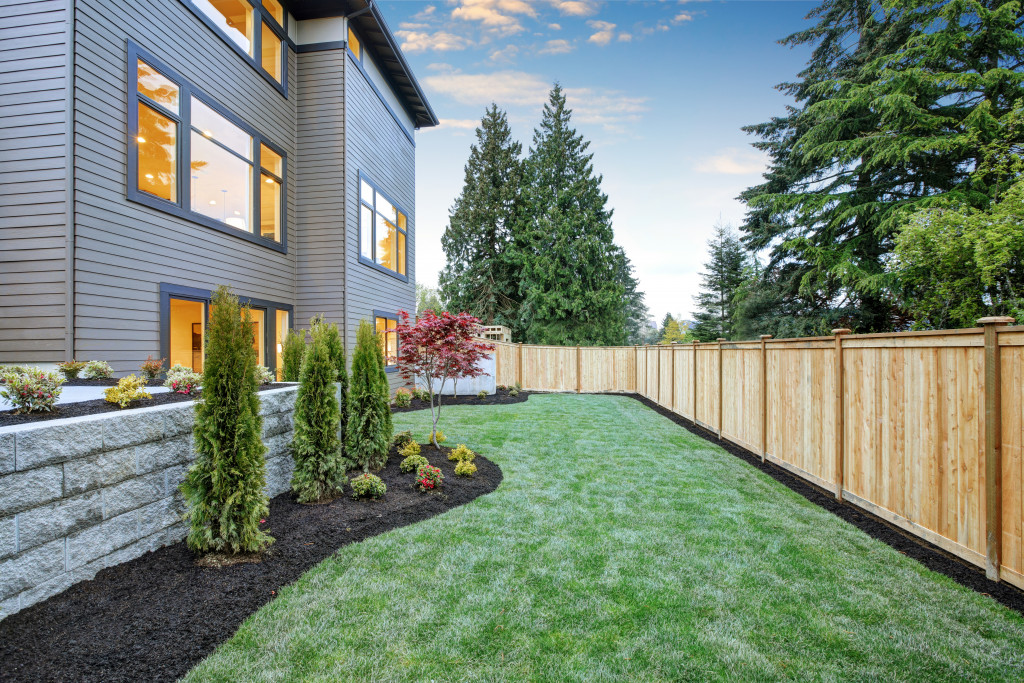 how to maintain your yard during the four seasons old