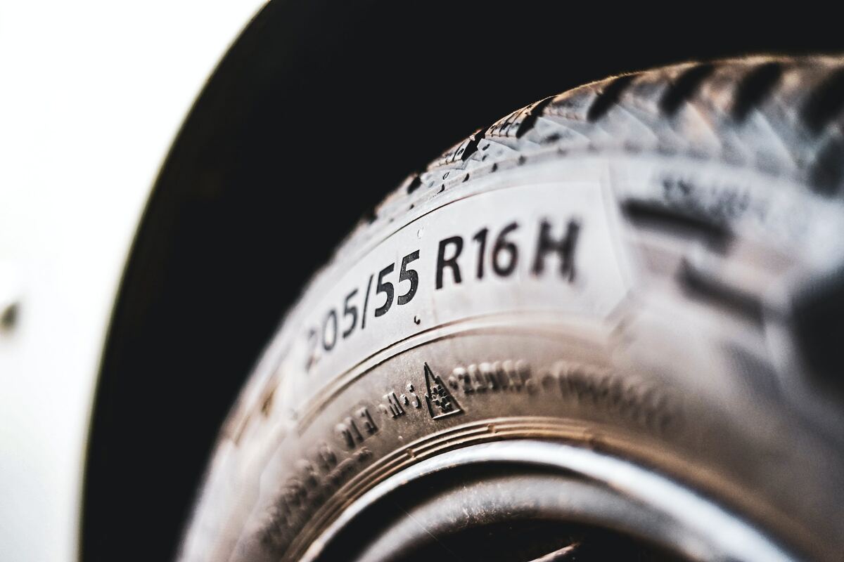 car tire with size