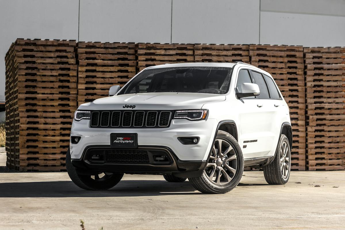 How much does the 2002 Jeep Cherokee weigh? 1 How Much Does a Jeep Cherokee Weight